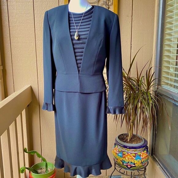 DAYMOR COUTURE JET BLACK TWO PIECE / SHORT SLEEVE LBD & TAILORED JACKET 4 - Picture 6 of 16